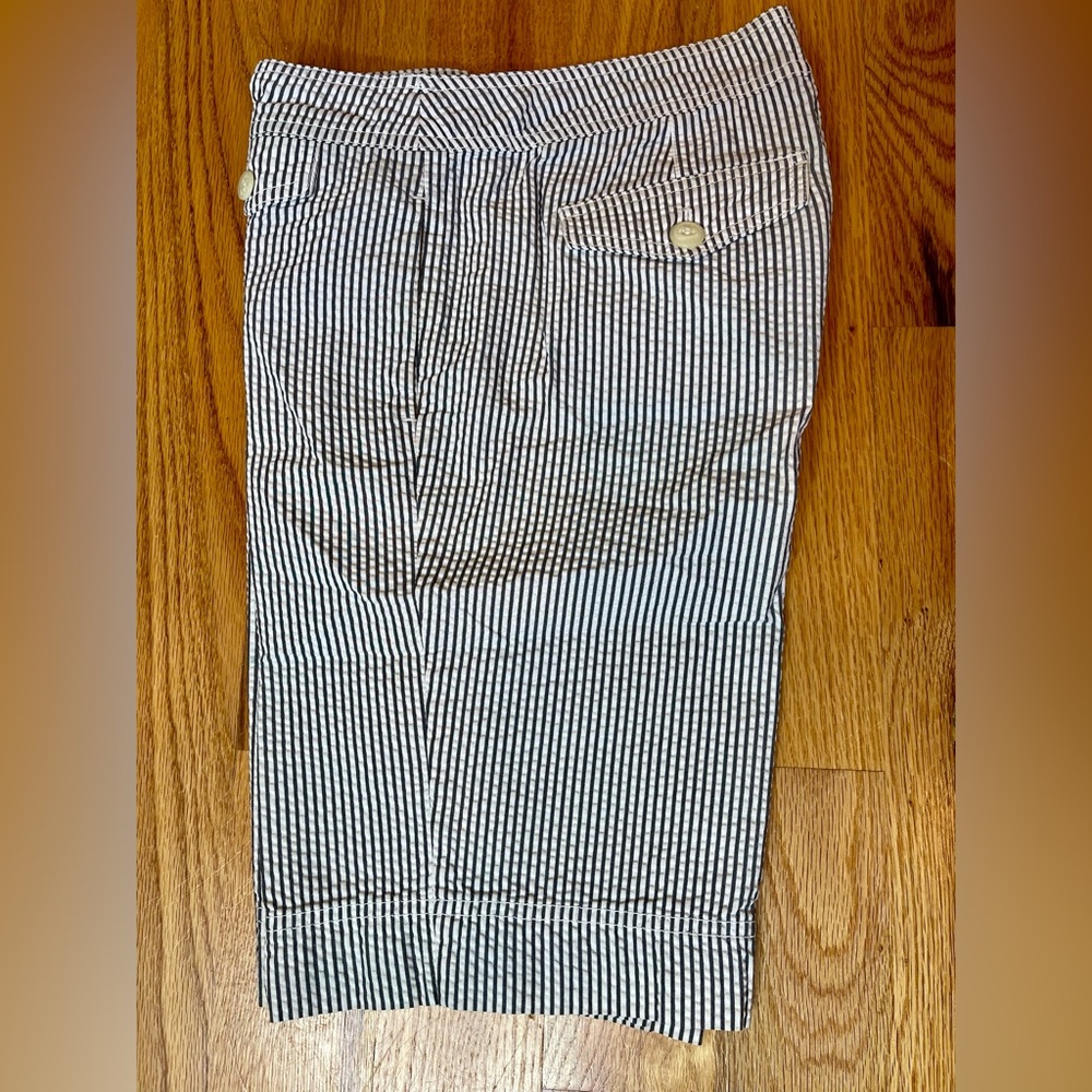 Tommy Hilfiger seersucker stripe shorts -size 2